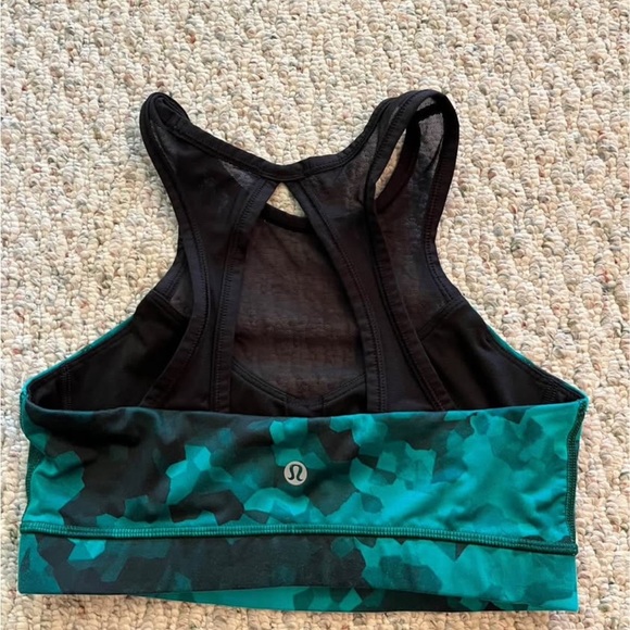 Lululemon bra top. Size 4 - Picture 3 of 4